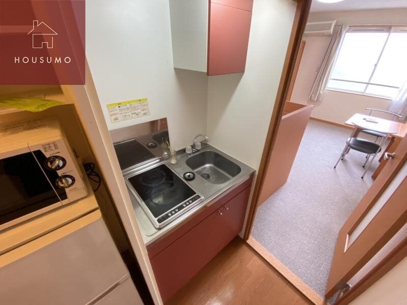 物件内観写真5　(コンパクトなキッチンで掃除もラクラク)