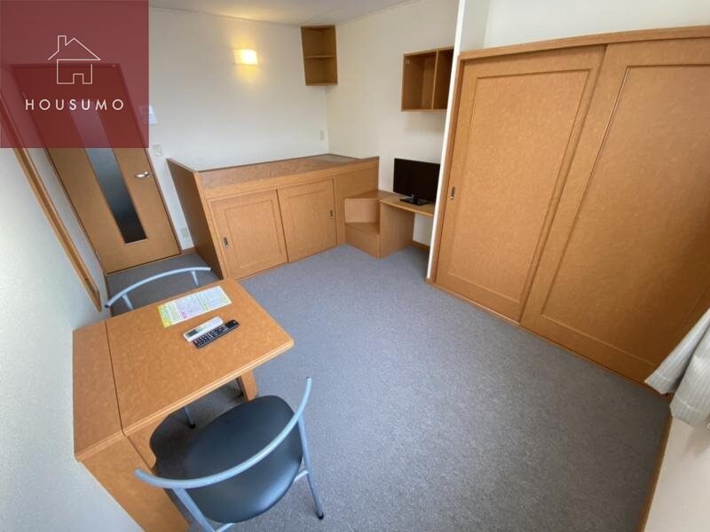 物件内観写真21　(こちらのリビングで趣味の時間をお楽しみください)