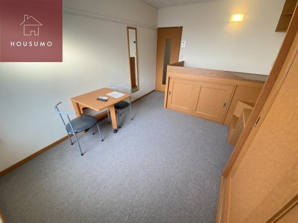 寝室(ゆとりの広さです)