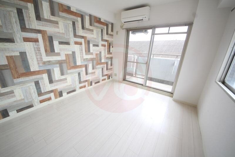 物件内観写真12　(使い勝手のいい寝室です)