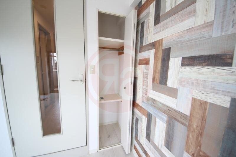 物件内観写真18　(収納豊富です)