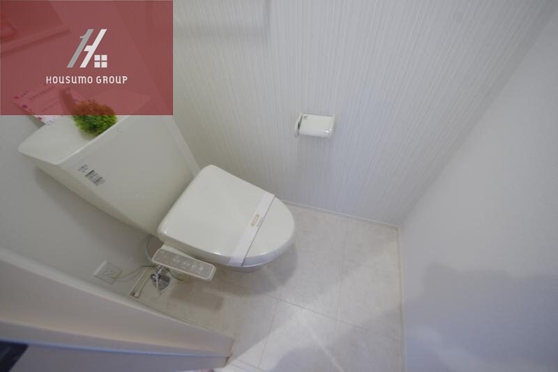 物件内観写真12　(ゆったりとした空間のトイレです)