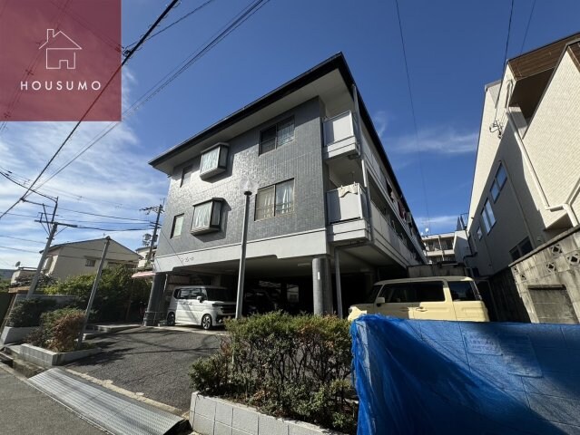 物件外観写真4　(外観は落ち着いています)