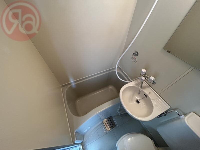 物件内観写真7　(日々の疲れを癒すお風呂付です)