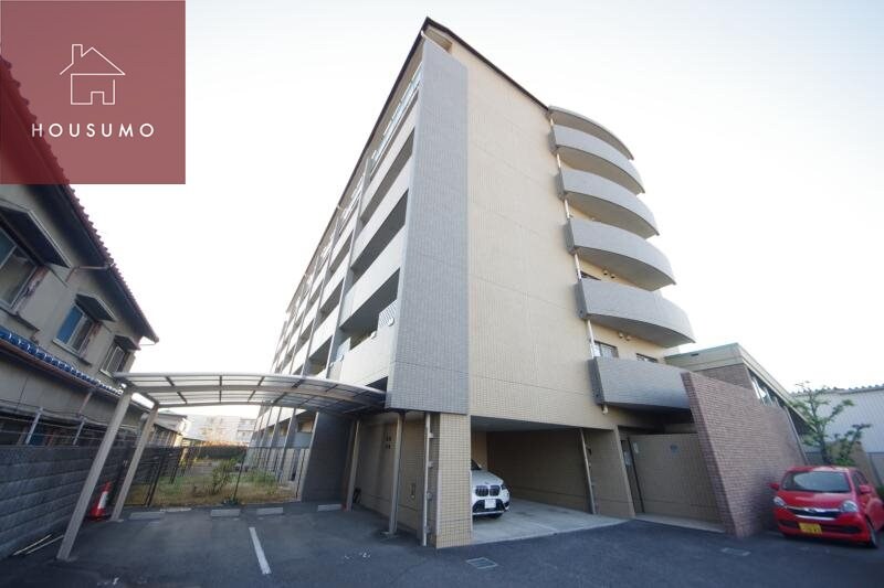 物件外観写真1　(外観もきれいです)