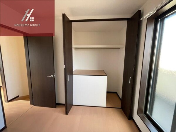 収納(小物を収納するのに便利です)