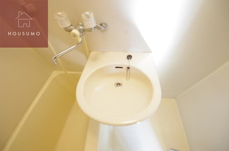 物件内観写真19　(ゆったりとスペースのある洗面所)