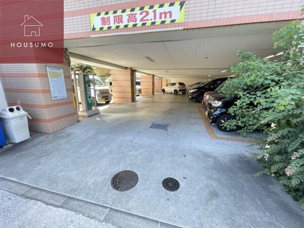 駐車場(駐車場があるので、車を買う予定の方も安心です)