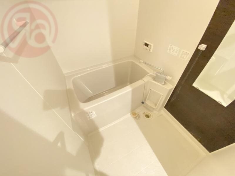 物件内観写真9　(コンパクトで使いやすいお風呂です)