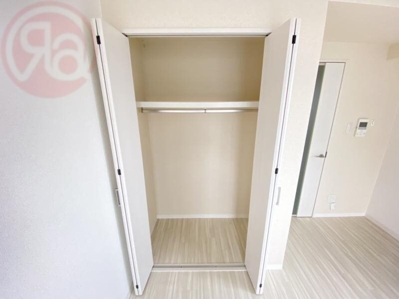 物件内観写真17　(便利な収納スペースです)