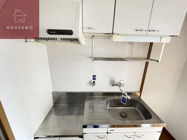 キッチン(コンパクトなキッチンで掃除もラクラク)