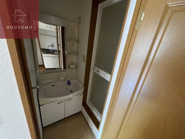 独立洗面台(朝の支度にも助かる、独立の洗髪洗面化粧台)