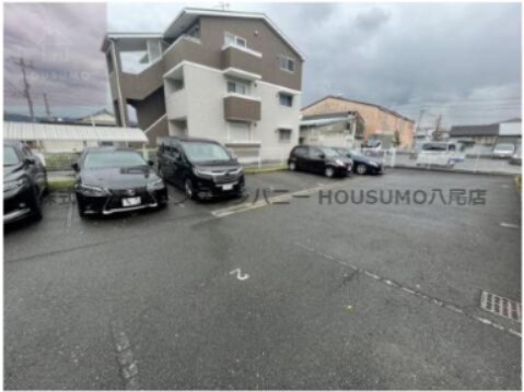 物件外観写真2　(カースペースがあります)