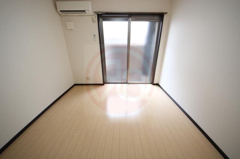 物件内観写真21　(個人の部屋や寝室として使える洋室です)