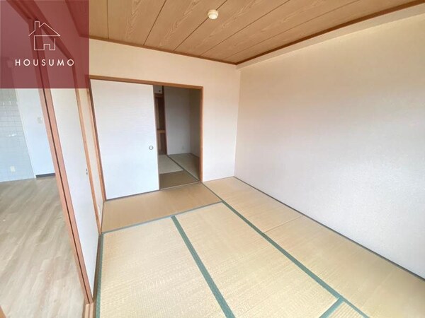 寝室(ゆとりの広さです)