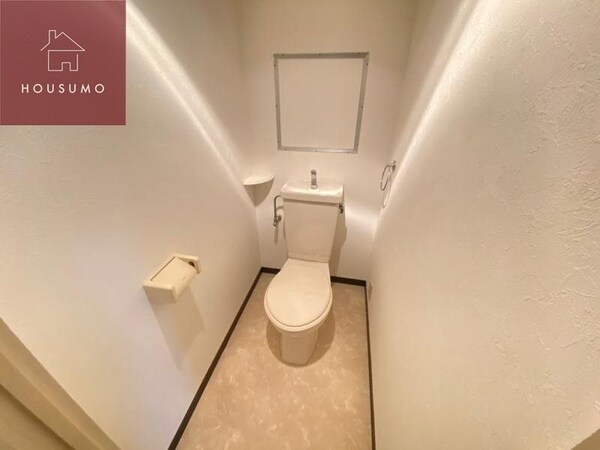 トイレ(コンパクトで使いやすいトイレです)