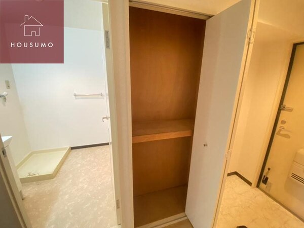 収納(こまごまとしたものを収納できそうですね)