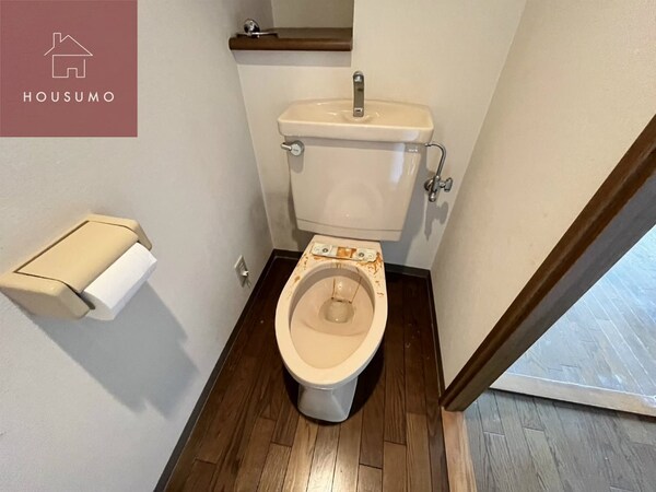 トイレ(落ち着いた色調のトイレです)