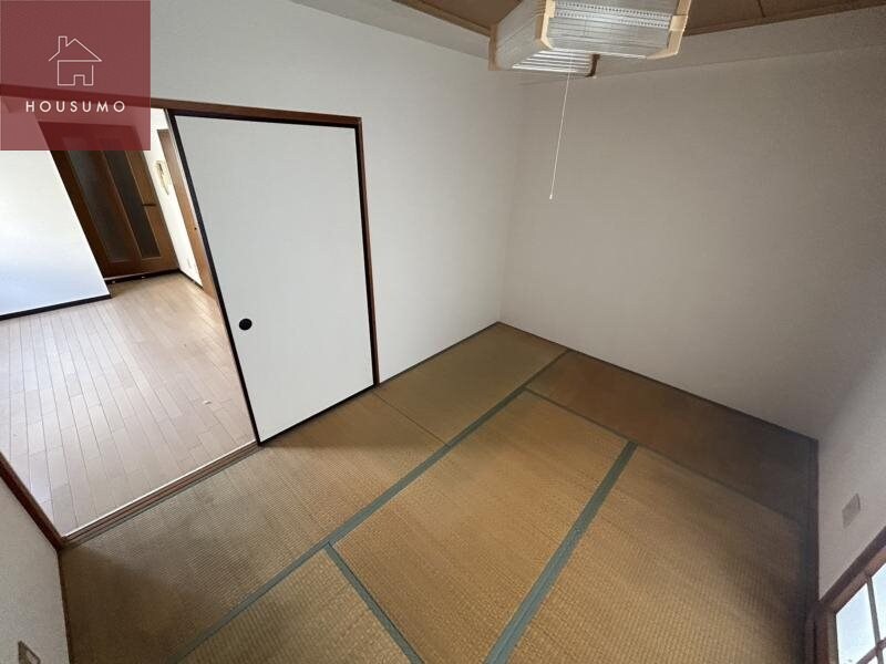 物件内観写真27　(い草の香りが落ち着く素敵な和室です)