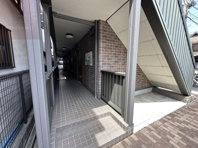 物件外観写真2　(エントランスです)