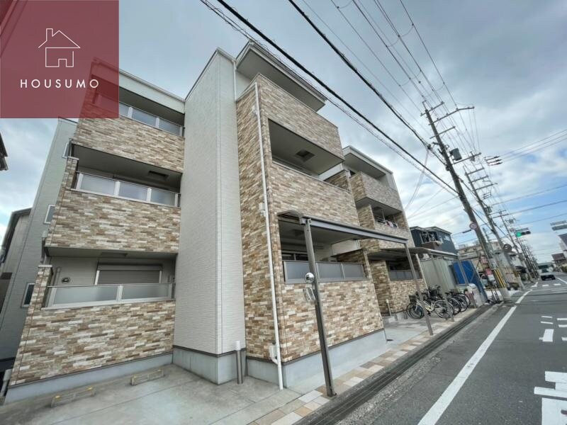 物件外観写真1　(外観もきれいです)