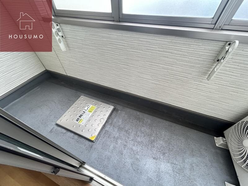 物件内観写真13　(外からの目が気にならないバルコニーで洗濯物が干せます)