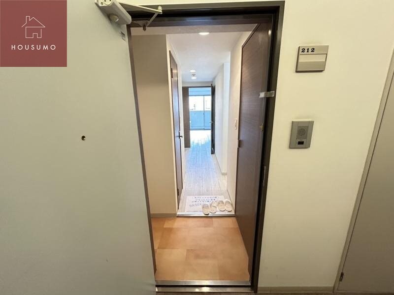 物件内観写真11　(収納もある玄関です)