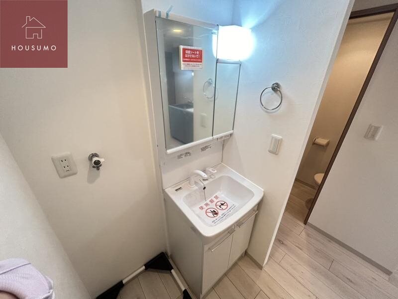 物件内観写真19　(使いやすい独立洗面台です)