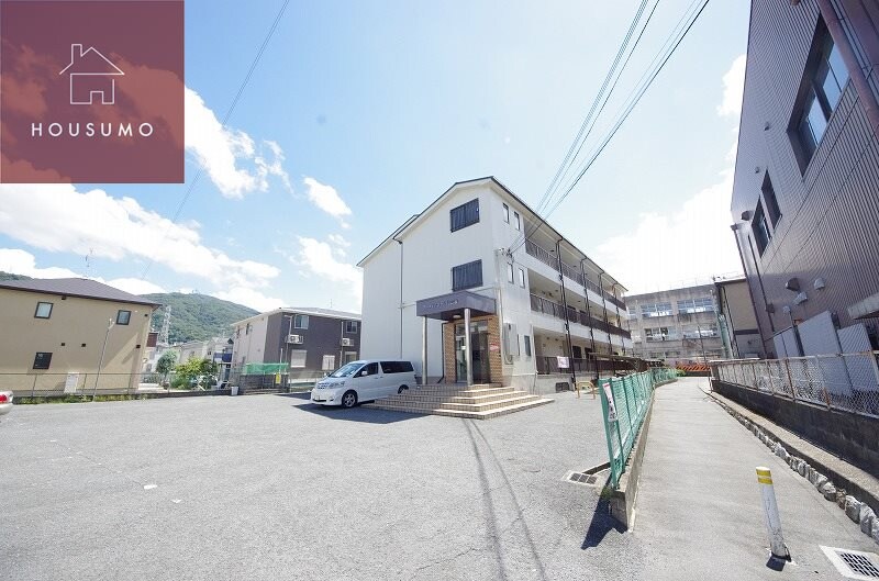 物件外観写真1　(おしゃれな外観です)