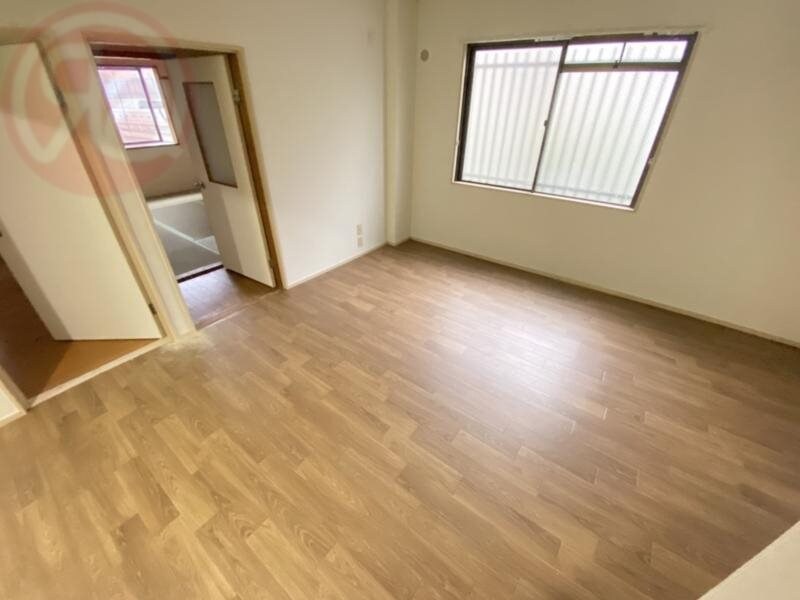 物件内観写真6　(ゆったり過ごせる居間です)