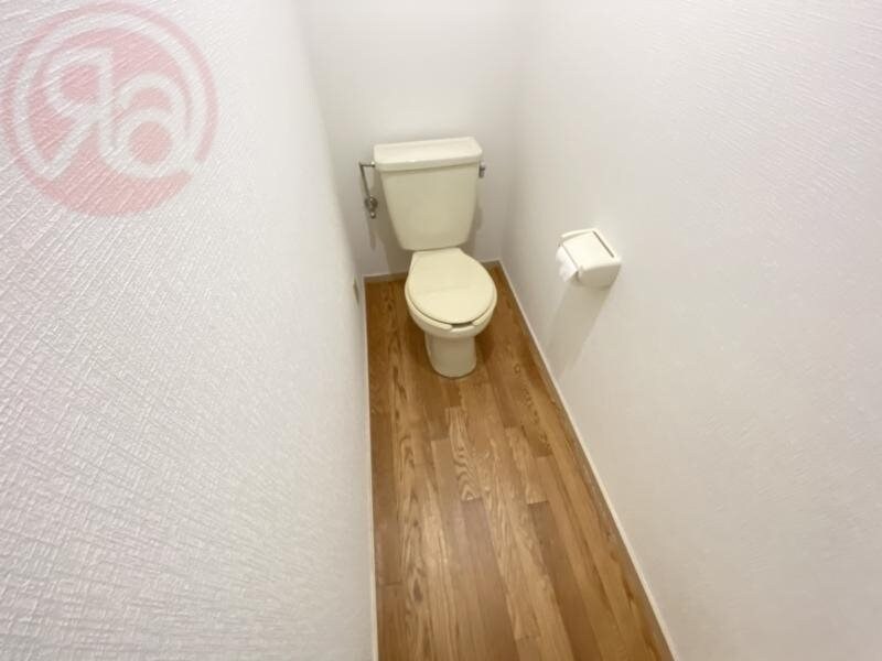 物件内観写真10　(清潔感のあるトイレです)