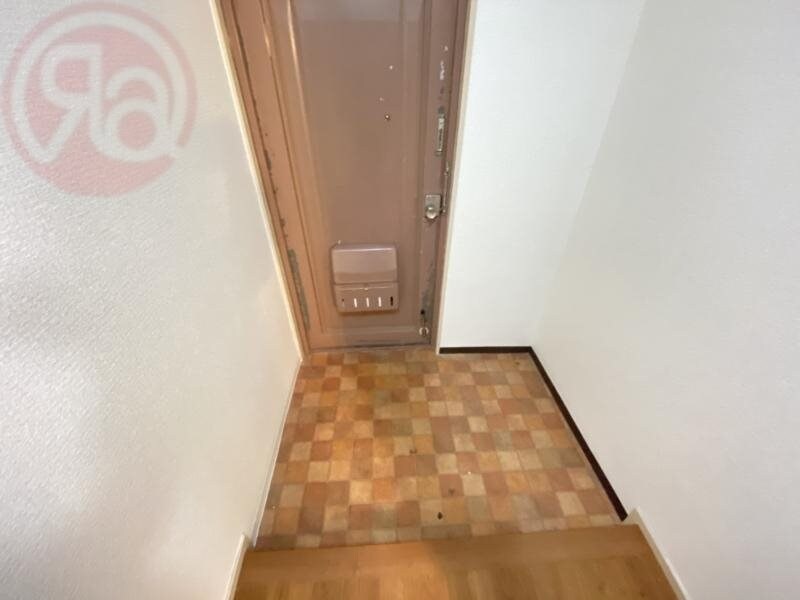 物件内観写真22　(ゆったりとした玄関です)