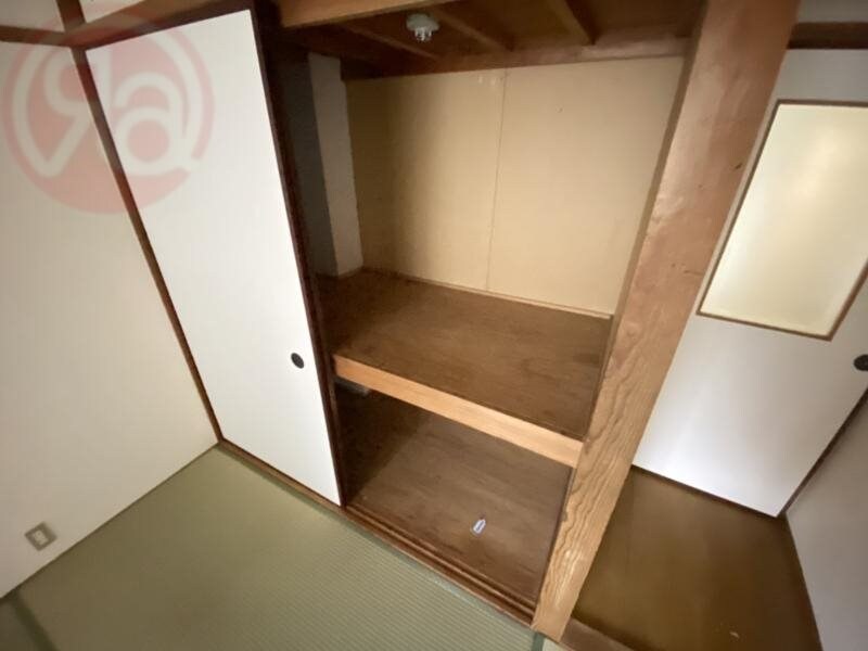 物件内観写真28　(専用の収納スペースです)