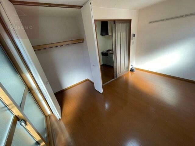 物件内観写真21　(個人の部屋や寝室として使える洋室です)