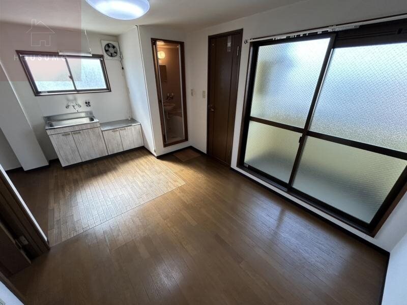 物件内観写真3　(リビングです)