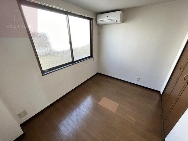 寝室(使い勝手のいい寝室です)