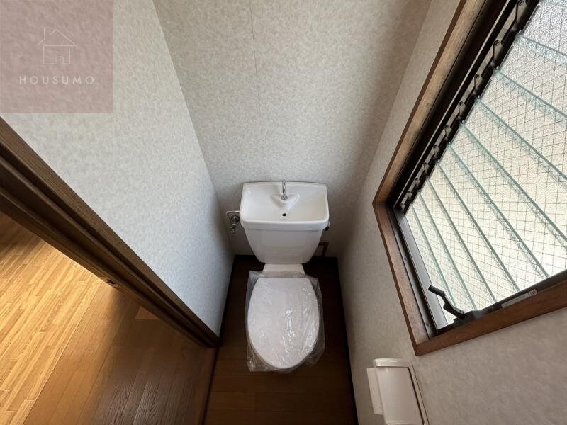 物件内観写真7　(シンプルで使いやすいトイレです)