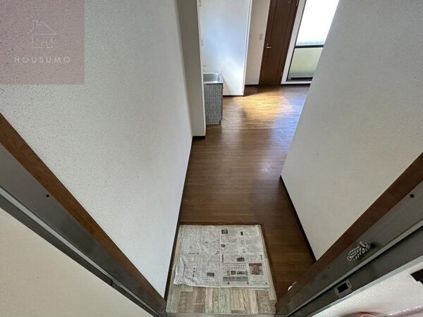 玄関(シンプルで使いやすい玄関です)