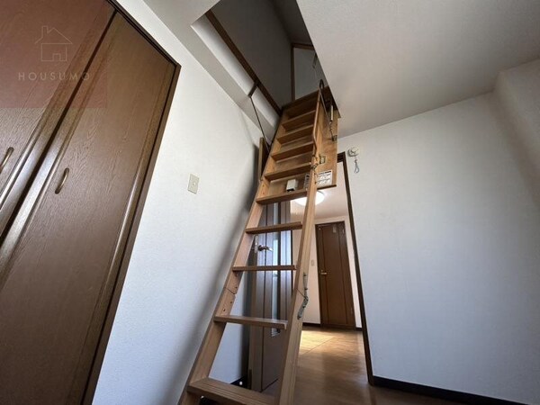 内装他(明るい室内です)