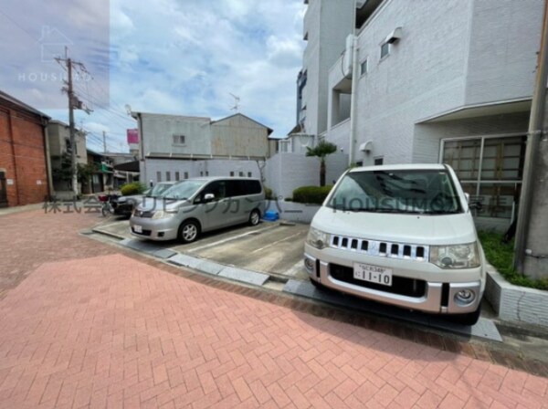 駐車場(駐車スペースもあります)