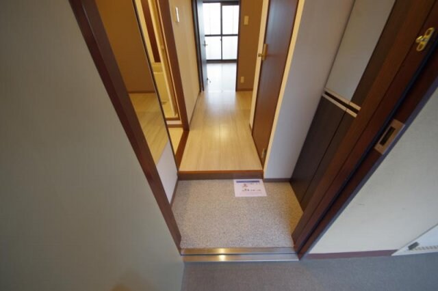 物件内観写真10　(玄関です)