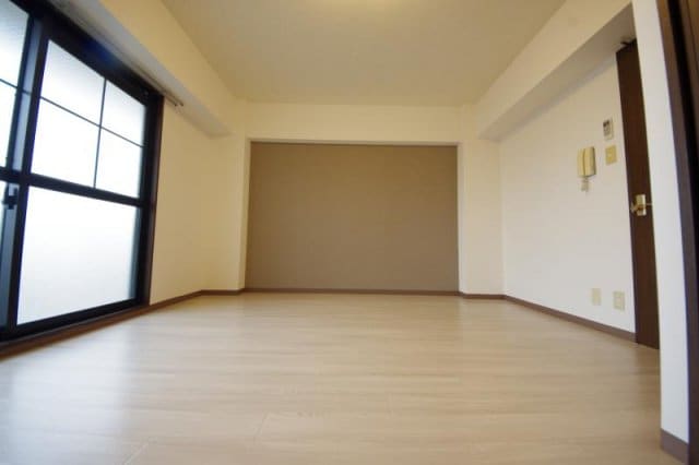 物件内観写真16　(ゆったりとしたリビングです)