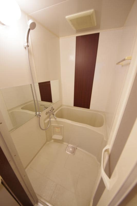 物件内観写真18　(日々の疲れを癒すお風呂付です)