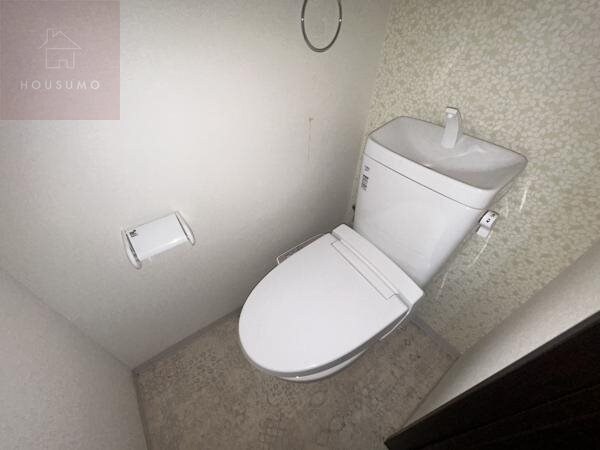 トイレ(コンパクトで使いやすいトイレです)