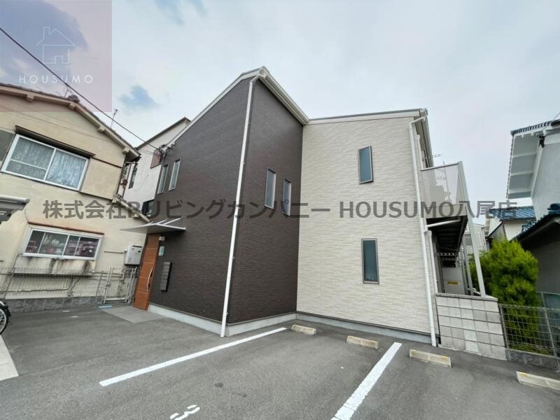 物件外観写真1　(外観もきれいです)