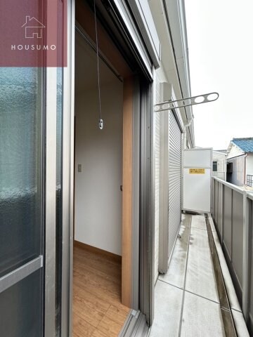 物件内観写真19　(暖かな日差しのふりそそぐバルコニー)