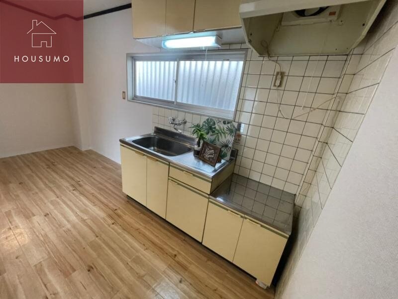 物件内観写真17　(コンパクトなキッチンで掃除もラクラク)