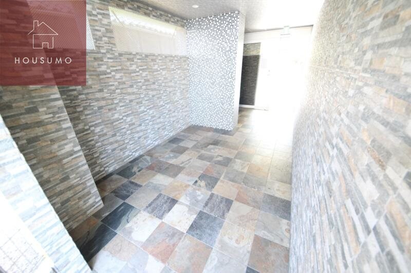 物件外観写真3　(ゆとりのあるロビーです)