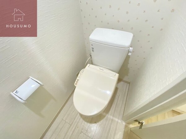 トイレ(落ち着いた色調のトイレです)