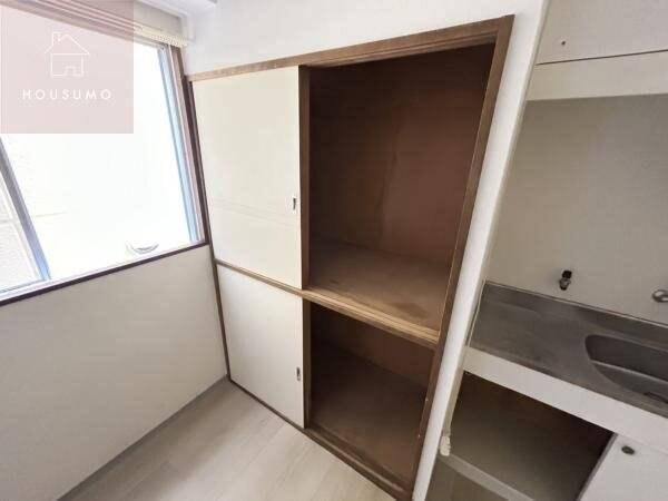 物件内観写真27　(便利な収納スペースです)